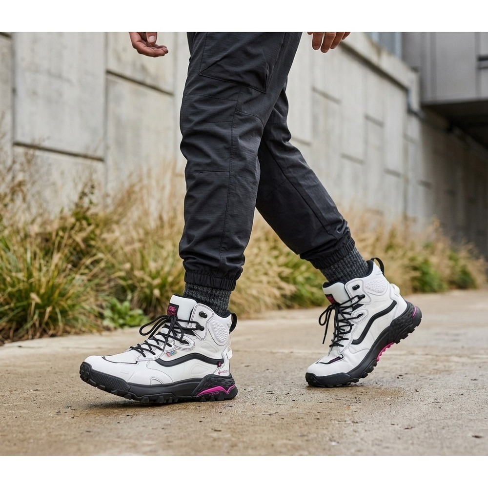 Vans UltraRange EXO Hi GORE-TEX MTE-3 Boots Mens 11 White Black Pink Waterproof